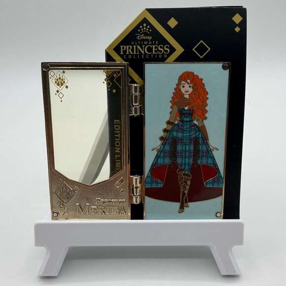 Disney Pin - Merida - Ultimate Princess Collection Designer Doll Collection - Picture 2 of 3